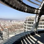 Sky Park Elegance * ברטיסלאבה